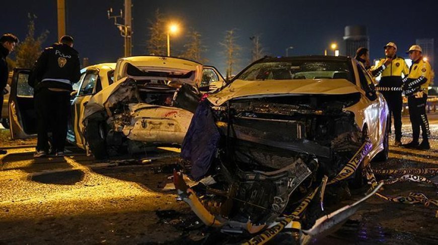 Emniyet şeridinde feci kaza! Bagajdan bir şey almak istedi, canından oldu
