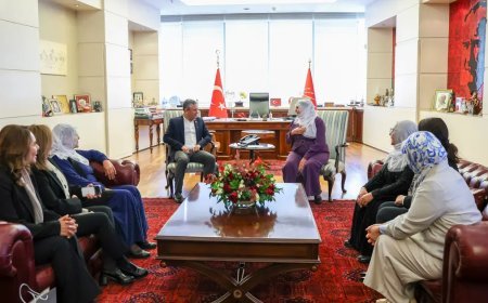 Barış Anneleri'nden CHP'ye ziyaret
