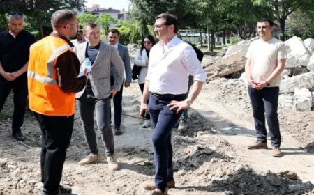 AKAY: “VELİKÖY MAHALLEMİZE MODERN, ESTETİK VE FONKSİYONEL BİR MEYDAN KAZANDIRACAĞIZ”
