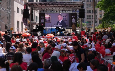 New York'ta 43. Türk Günü yürüyüşü. İletişim Başkanı Duran: Türkiye her alanda ağırlığını artırıyor