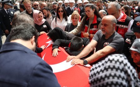 Çorlu gözyaşlarıyla şehit polislerini uğurladı