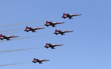 SOLOTÜRK ve Türk Yıldızları nefes kesti