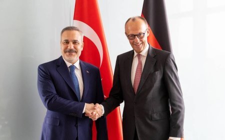Dışişleri Bakanı Hakan Fidan, Berlin'de Almanya Başbakanı Merz tarafından kabul edildi