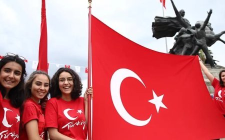 19 Mayıs Salı okullar tatil mi? Bankalar, noterler kargolar ve kamu kurumları kapalı mı olacak?