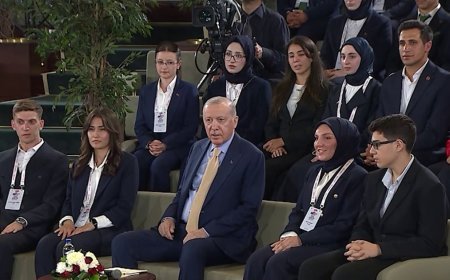 Beştepe'de gençlerle buluşma. Cumhurbaşkanı Erdoğan: Sosyal medya en büyük sorun