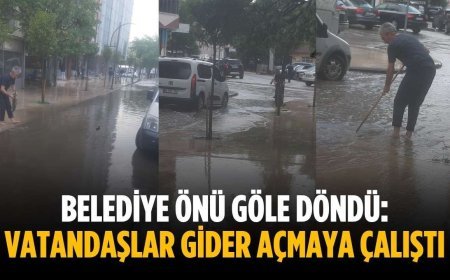 Belediye önü göle döndü: Vatandaşlar gider açmaya çalıştı