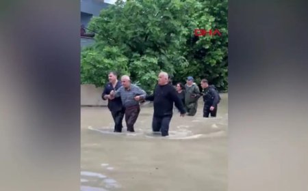 Görüntüler Hatay'dan: Asi Nehri taştı, sağanakta köprü ve yollar ile bir ev çöktü