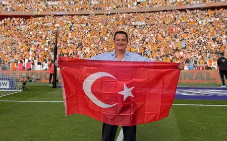 İngiltere'de tarih yazan Türk başkan!
