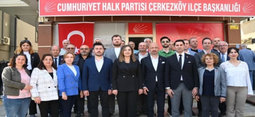 TEKİRDAĞ BÜYÜKŞEHİR BELEDİYE BAŞKANI DR. YÜCEER VE CHP İL BAŞKANI BODUÇ’TAN İLÇE TEŞKİLATINA ZİYARET