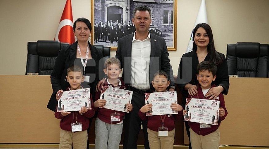 Başkan Sarıkurt En Özel Misafirlerini Ağırladı