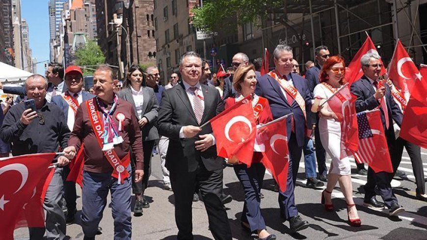 New York'ta 43. Türk Günü Yürüyüşü coşkuyla kutlandı