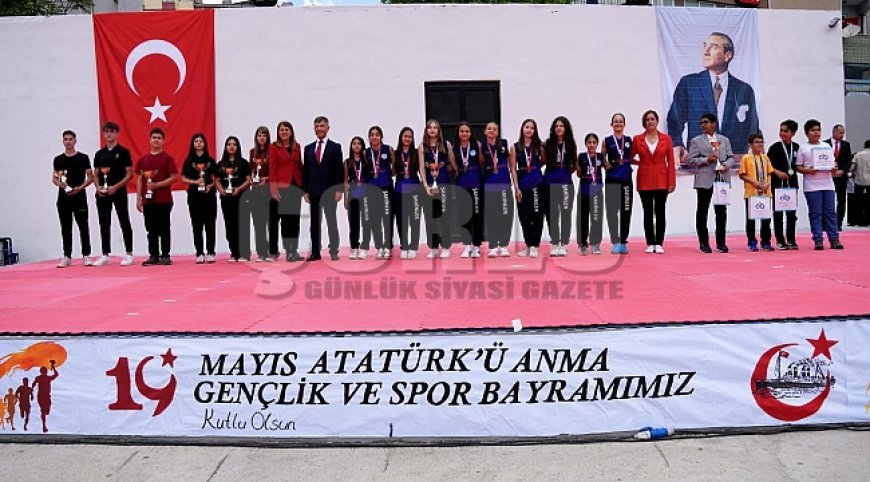 Çorlu’da 19 Mayıs Atatürk’ü Anma, Gençlik ve Spor Bayramı Kutlandı