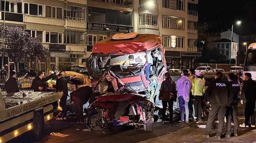 Giresun’da feci kaza! Tır iki otomobile çarptı: 5 ölü, 6 yaralı