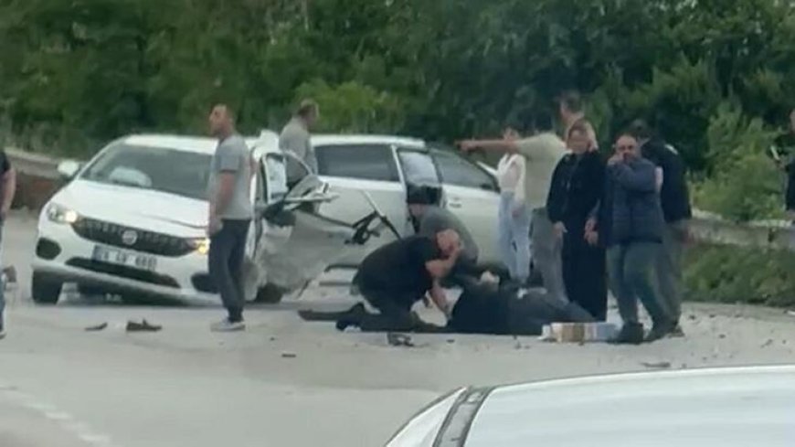 Çanakkale’de 2 otomobil çarpıştı! 2 ölü, 3 yaralı