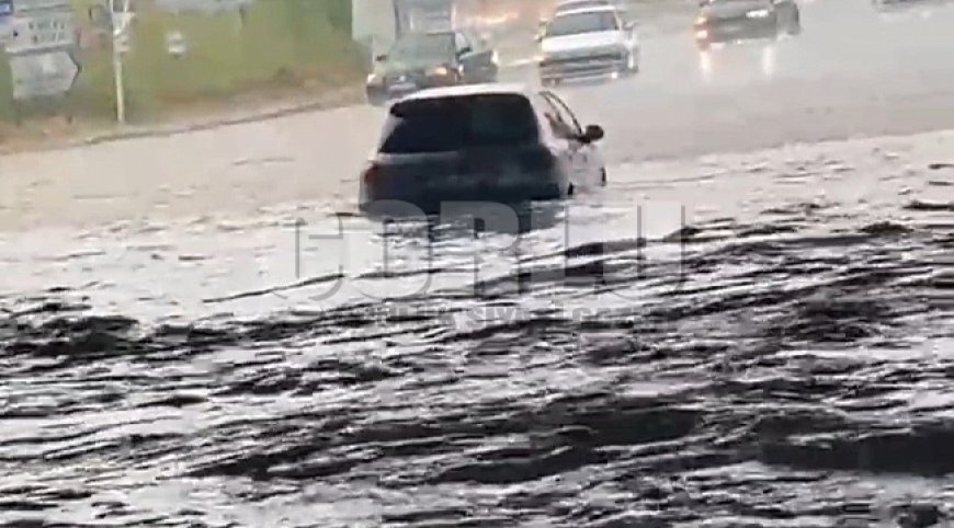 Tekirdağ'da 10 dakikalık sağanak hayatı felç etti