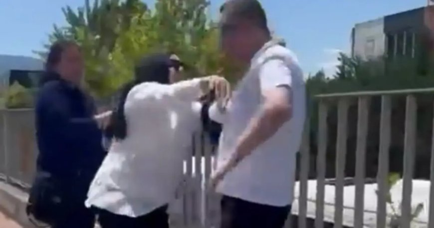 Sokakta kadına şiddete başka bir kadın müdahale etti