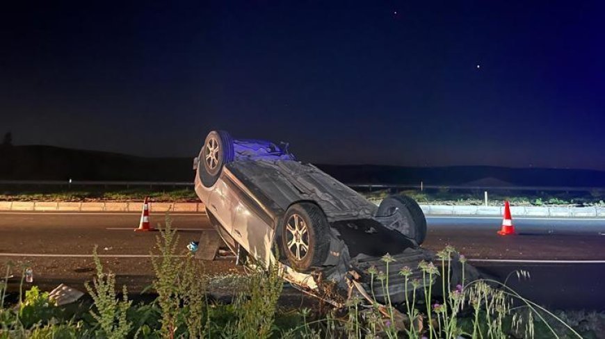 Kontrolden çıkarak menfeze takılan araç takla attı; anne ve çocuğu yaralı olarak kurtuldu
