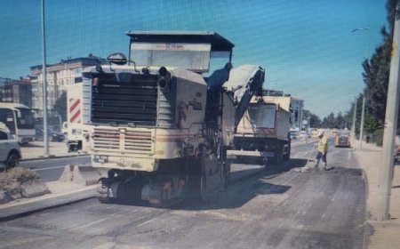 ÇÖKEN YOL ASFALTLANARAK ONARILDI