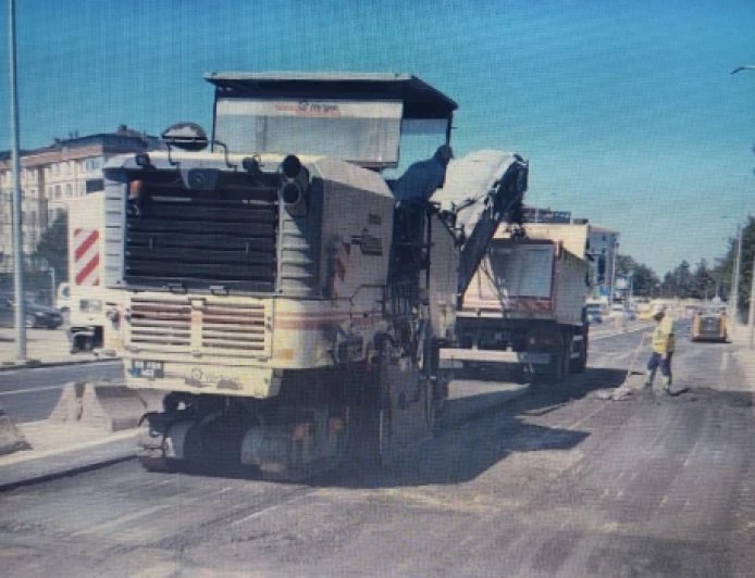 ÇÖKEN YOL ASFALTLANARAK ONARILDI