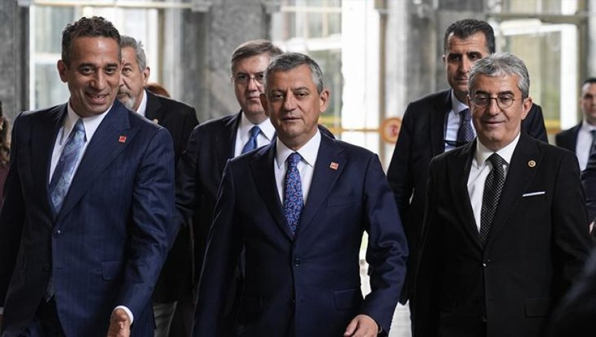 Son dakika... Özgür Özel ve ekibi CHP PM'den istifa etti